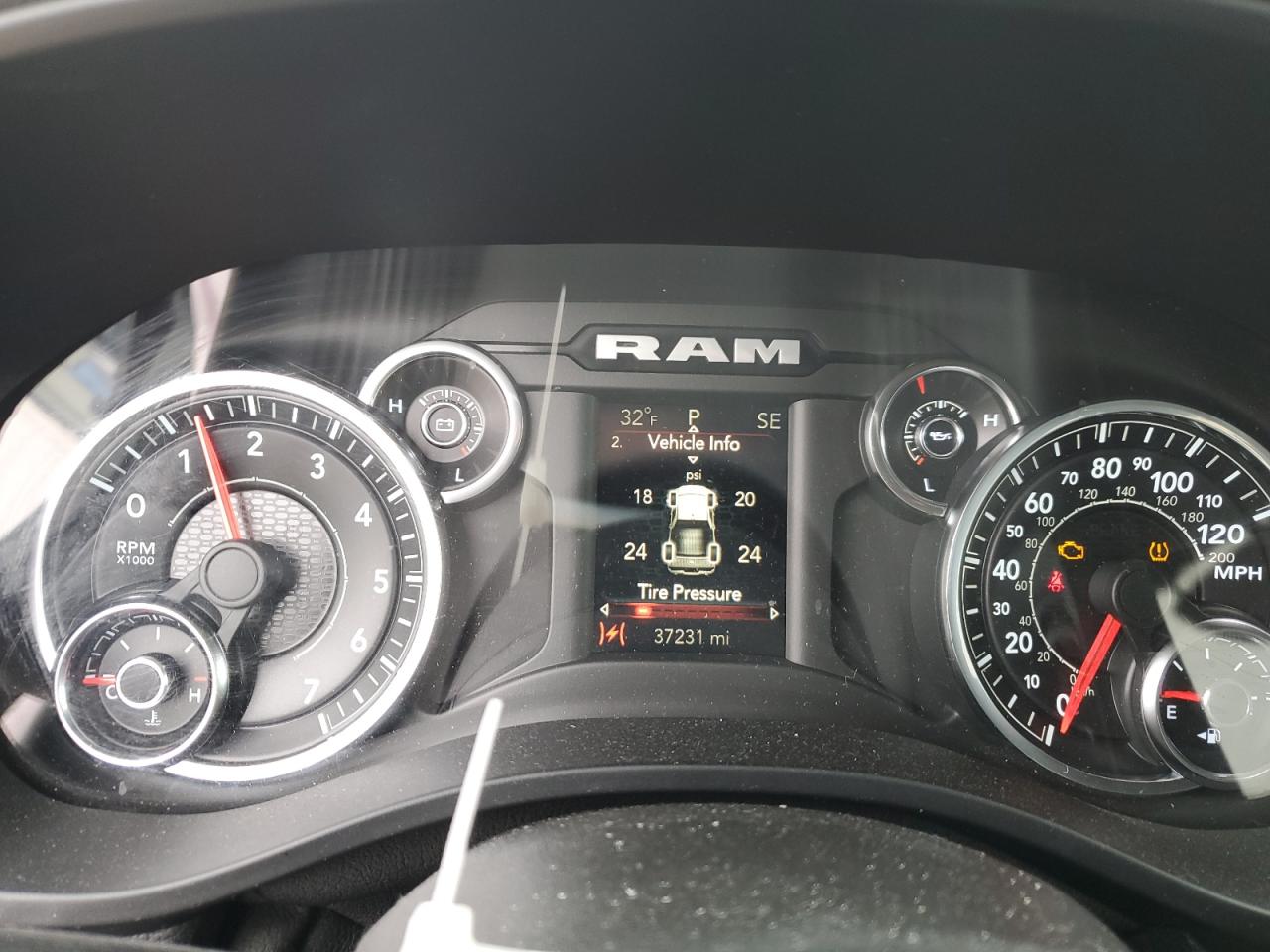 2021 RAM 1500 - Image 9