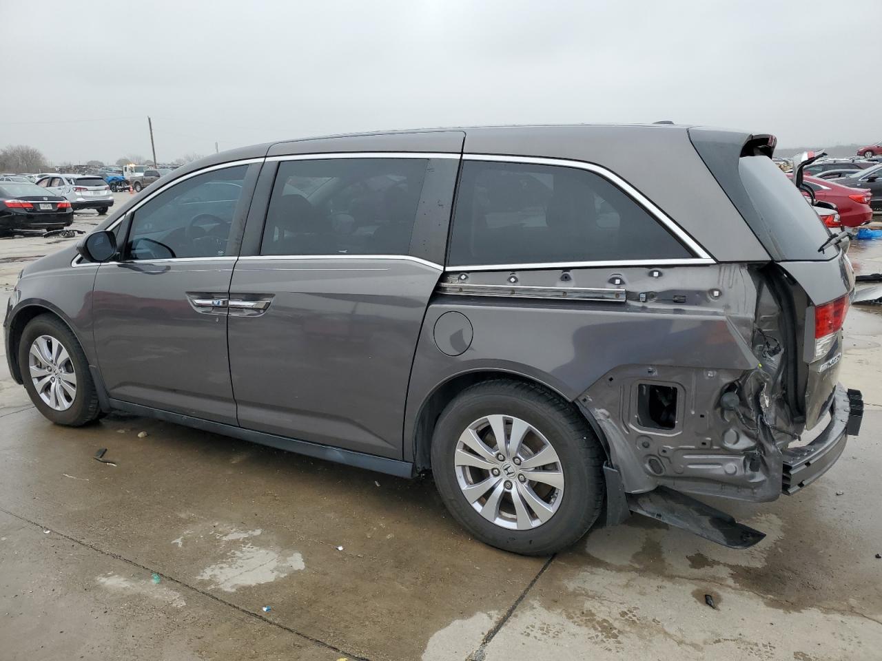 2016 Honda Odyssey - Image 2