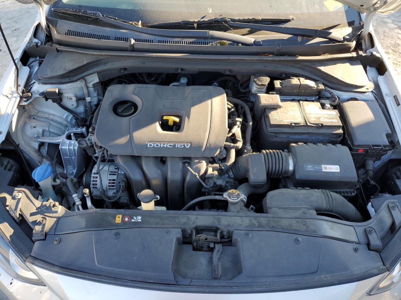 2018 Hyundai Elantra - Image 11