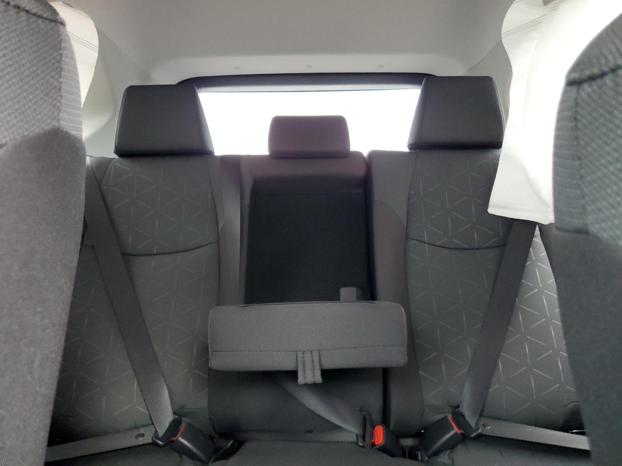 2024 Toyota RAV 4 - Image 10