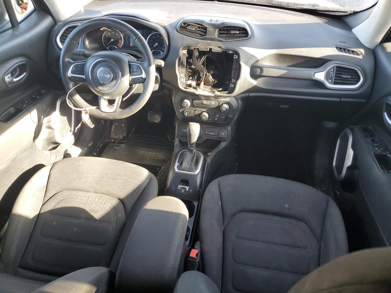 2018 Jeep Renegade - Image 8