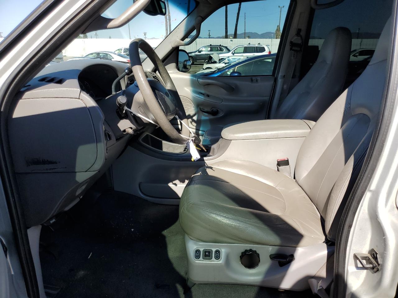 2000 Ford Expedition - Image 7