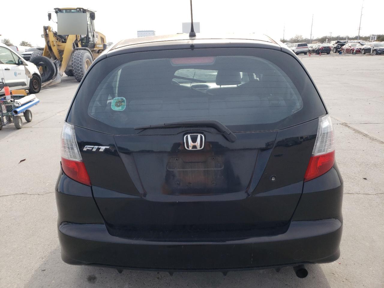 2010 Honda Fit - Image 6