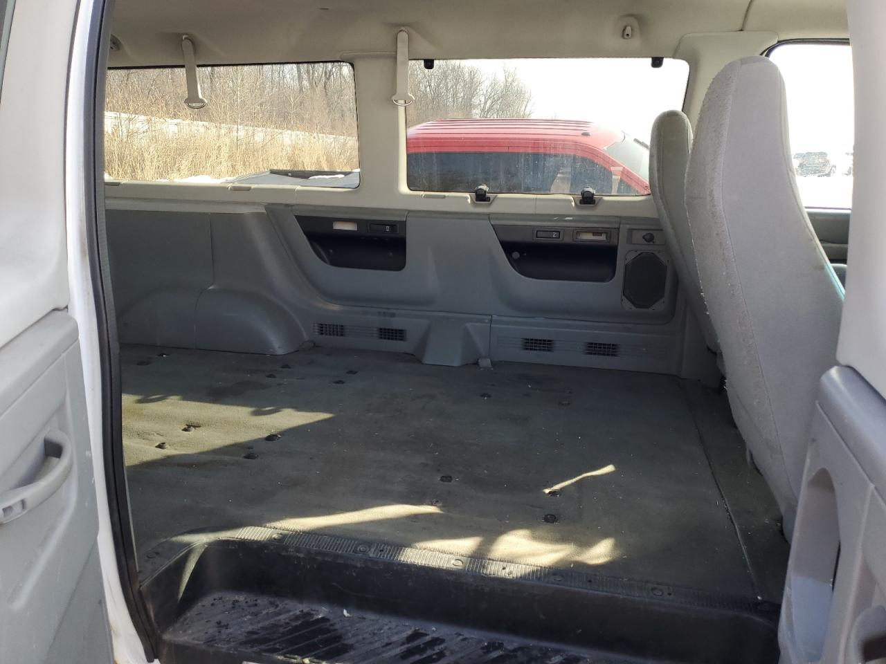 2006 Ford Econoline - Image 11