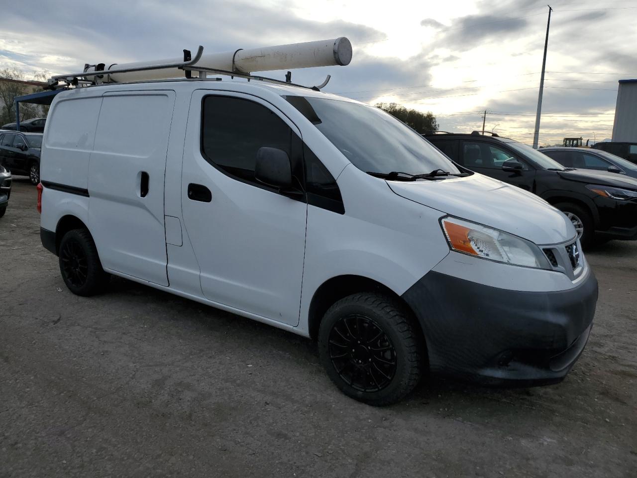 2015 Nissan NV - Image 4