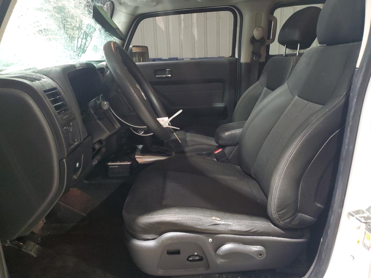 2009 Hummer H3 - Image 7