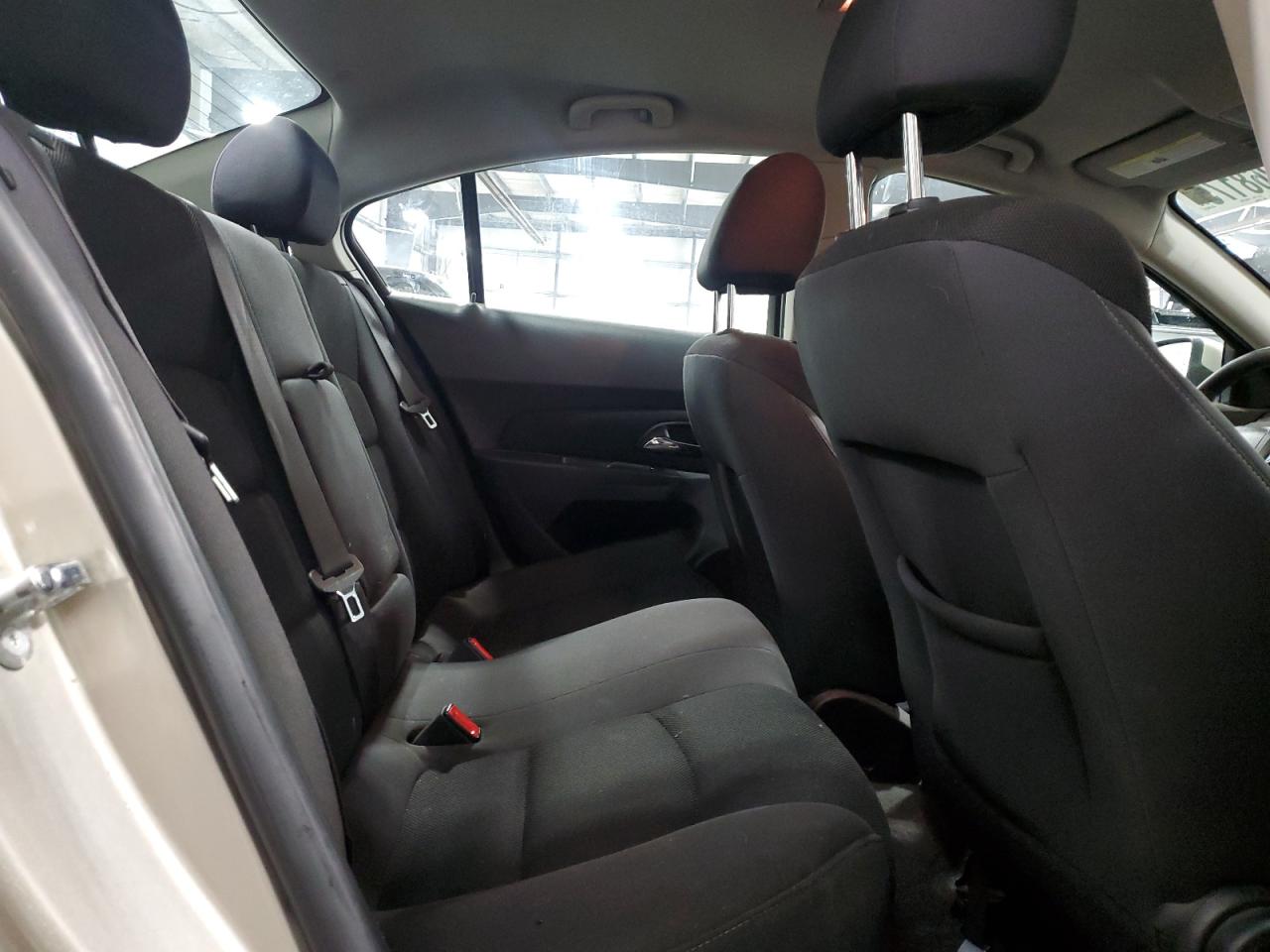 2015 Chevrolet Cruze - Image 10