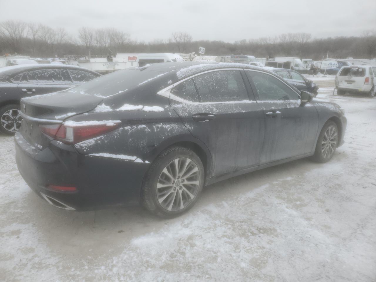 2019 Lexus ES - Image 3