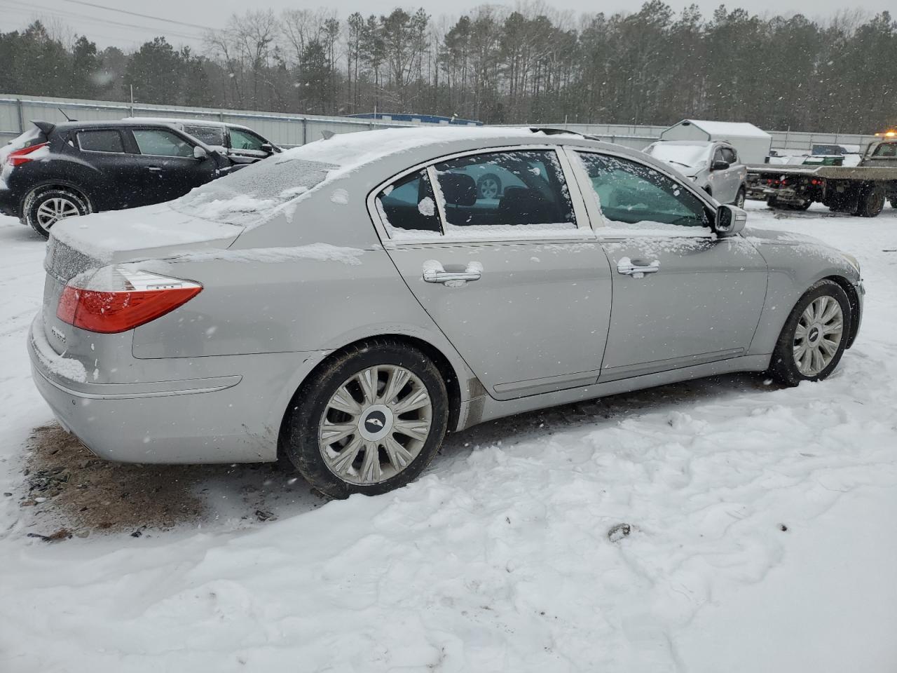 2009 Hyundai Genesis - Image 3