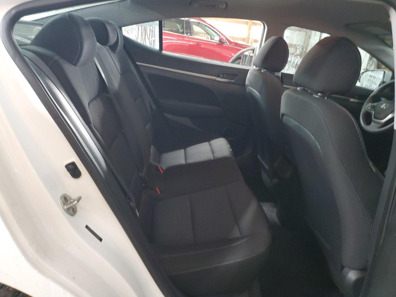 2018 Hyundai Elantra - Image 10