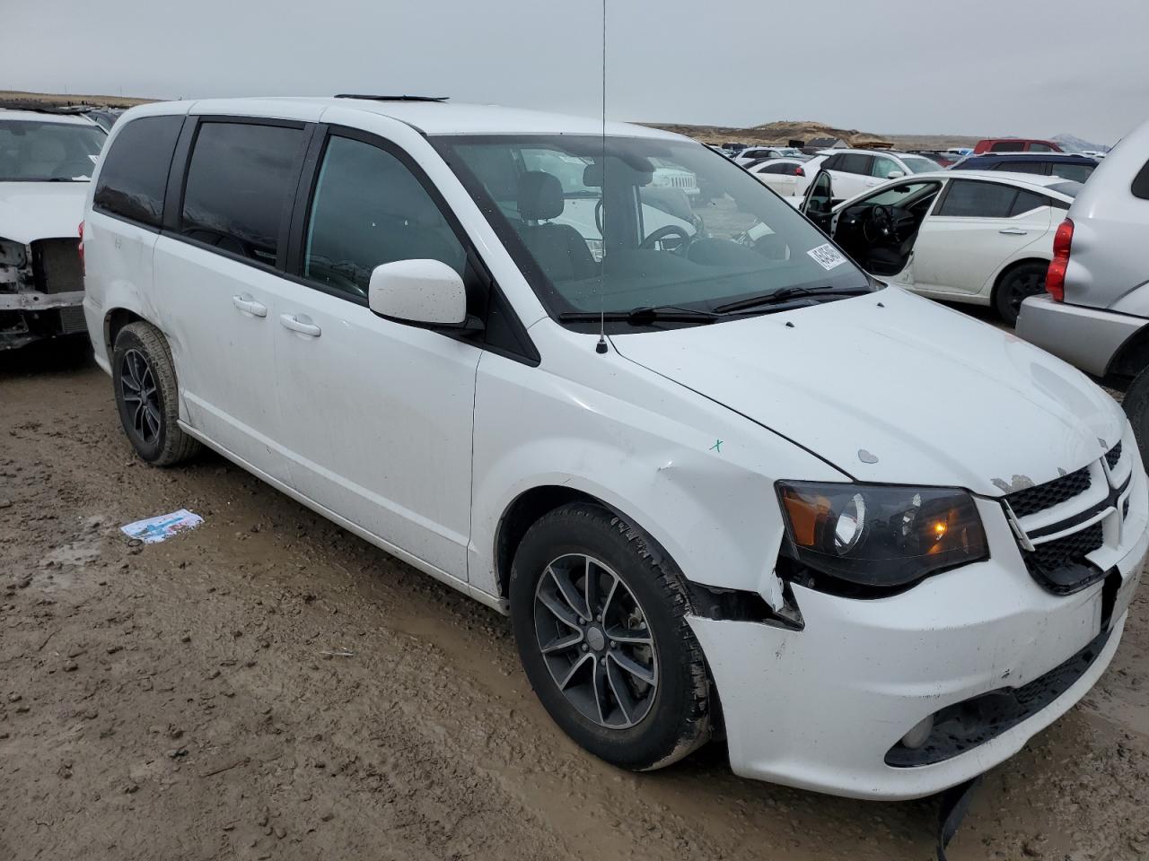 2019 Dodge Caravan - Image 4