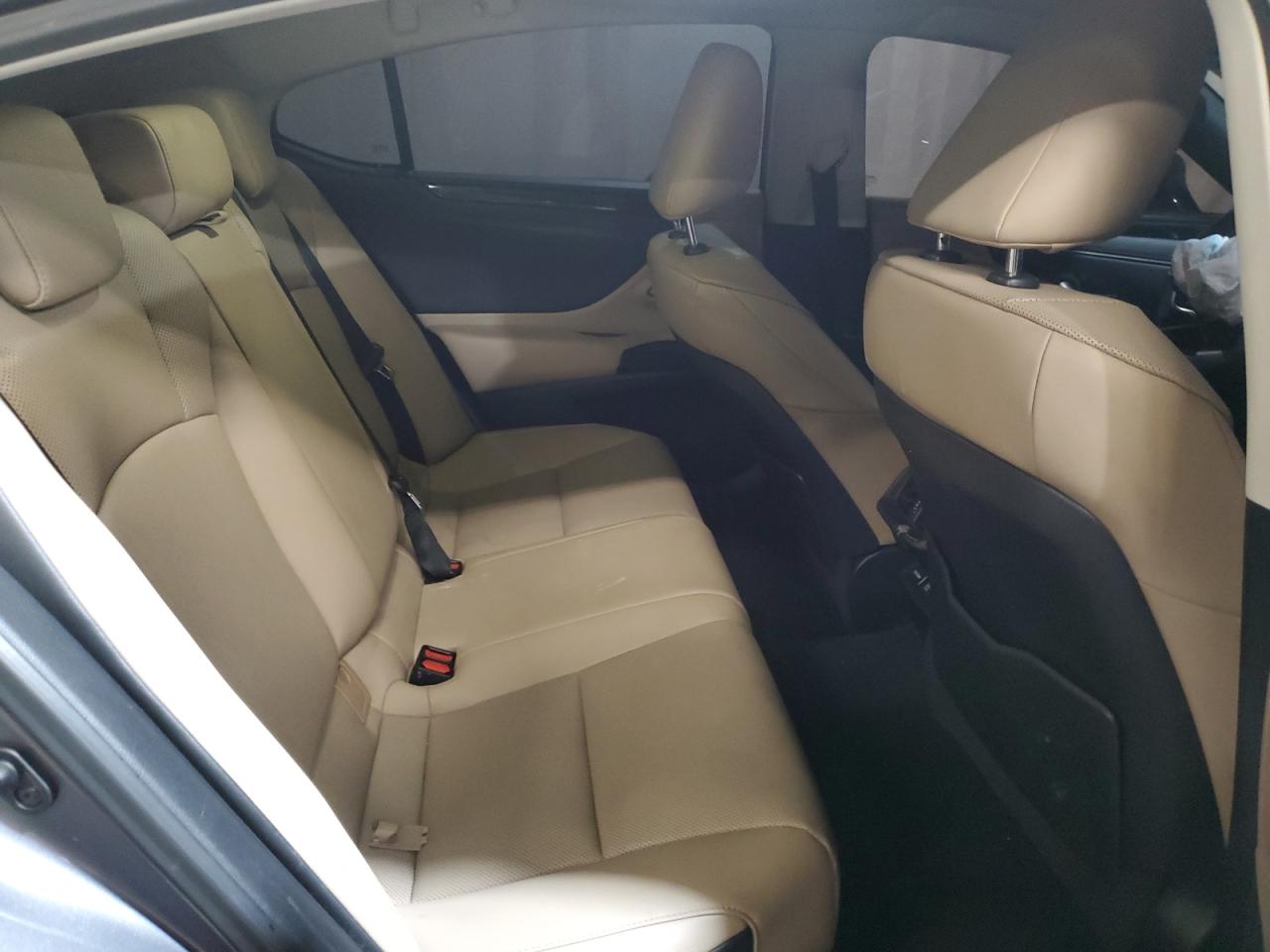2021 Lexus ES - Image 10