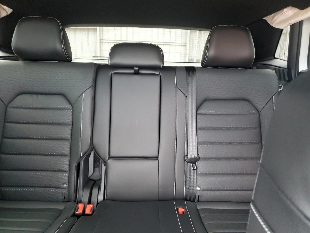 2024 Volkswagen Atlas - Image 10