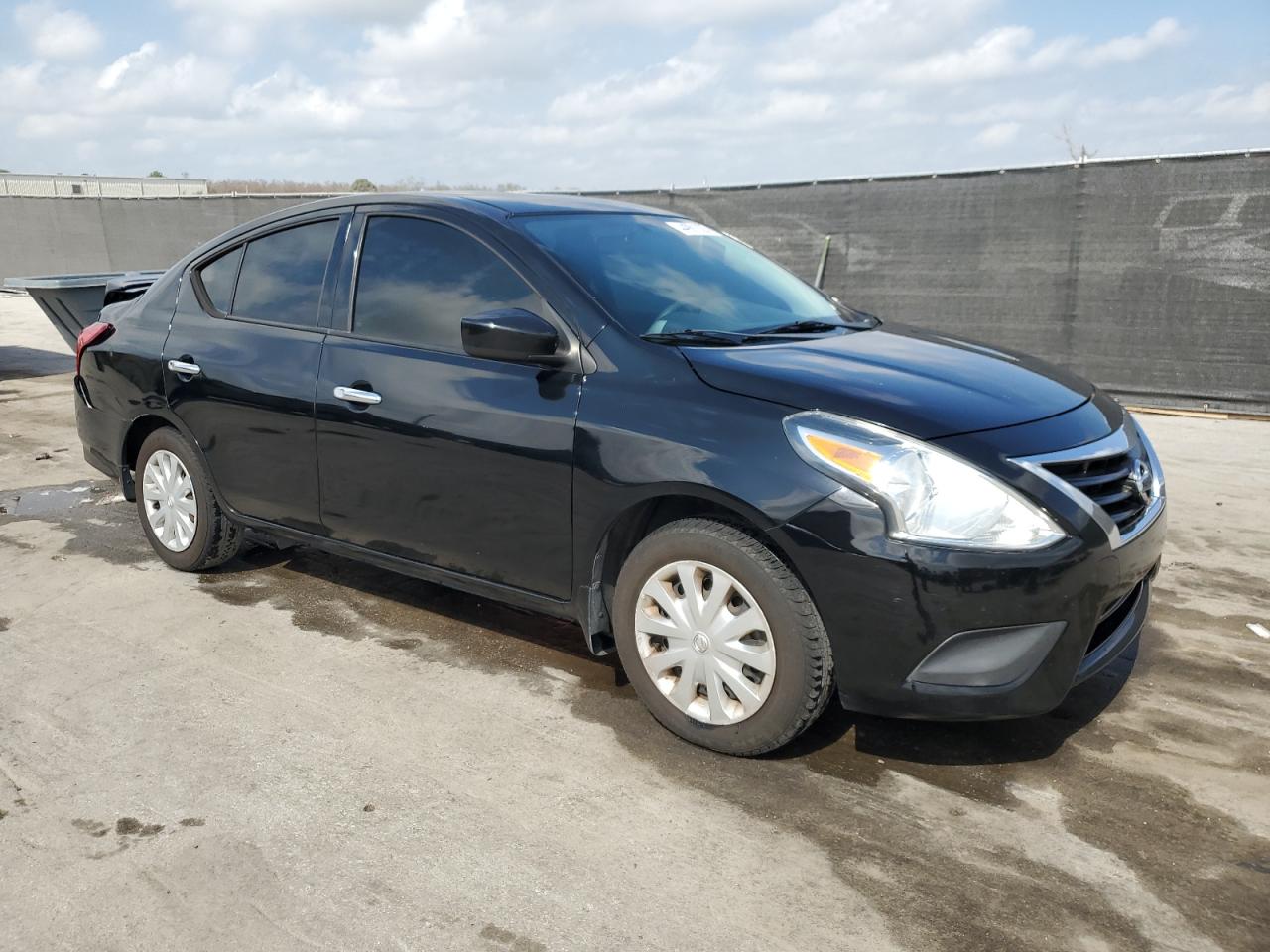 2017 Nissan Versa - Image 4