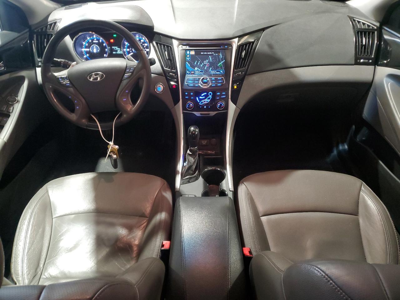 2012 Hyundai Sonata - Image 8