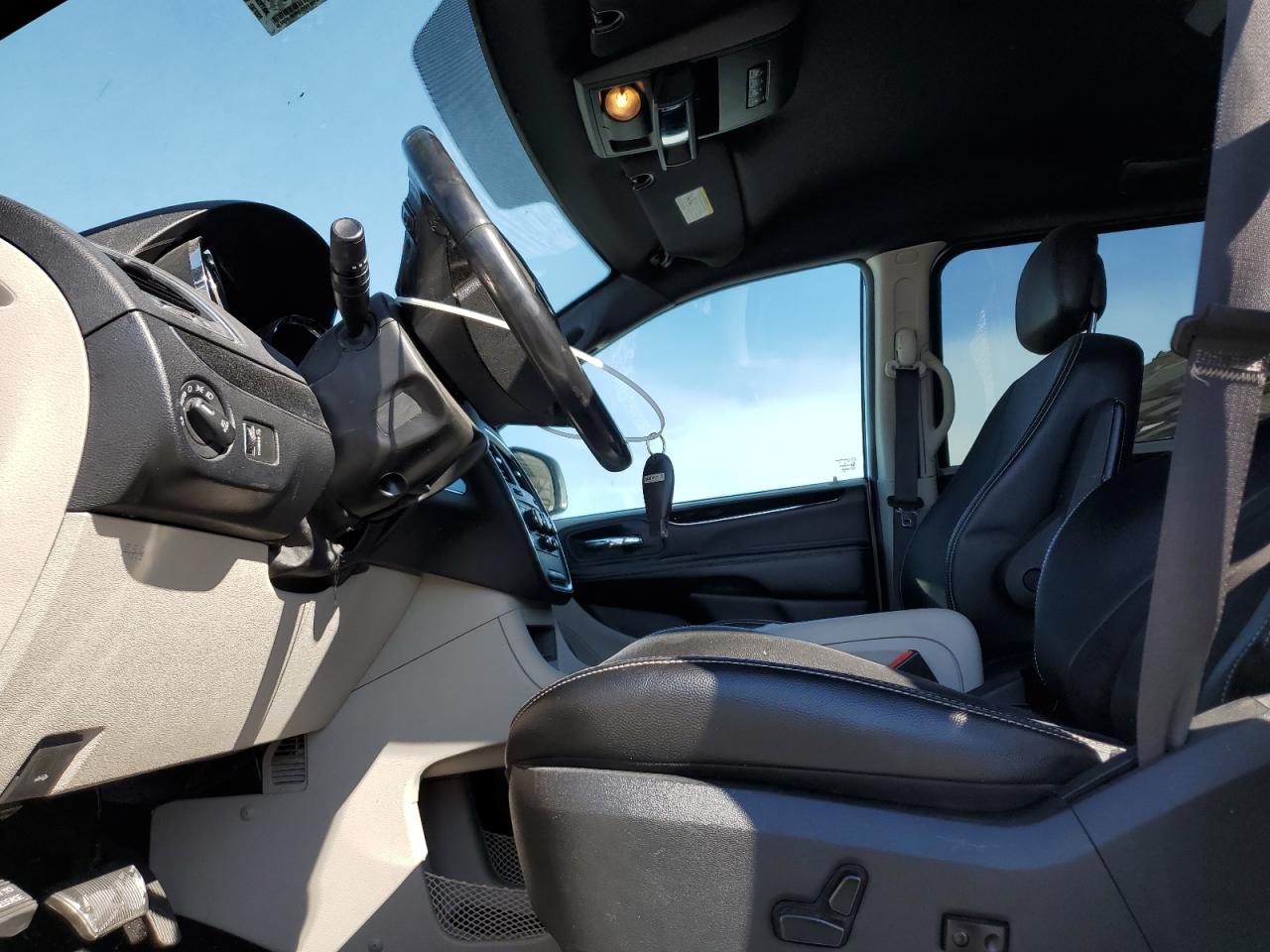 2019 Dodge Caravan - Image 7
