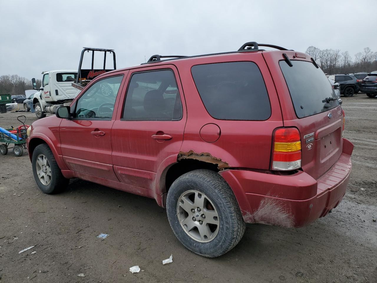 2005 Ford Escape - Image 2