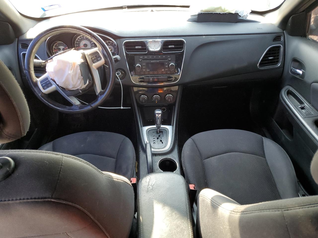 2014 Chrysler 200 - Image 8