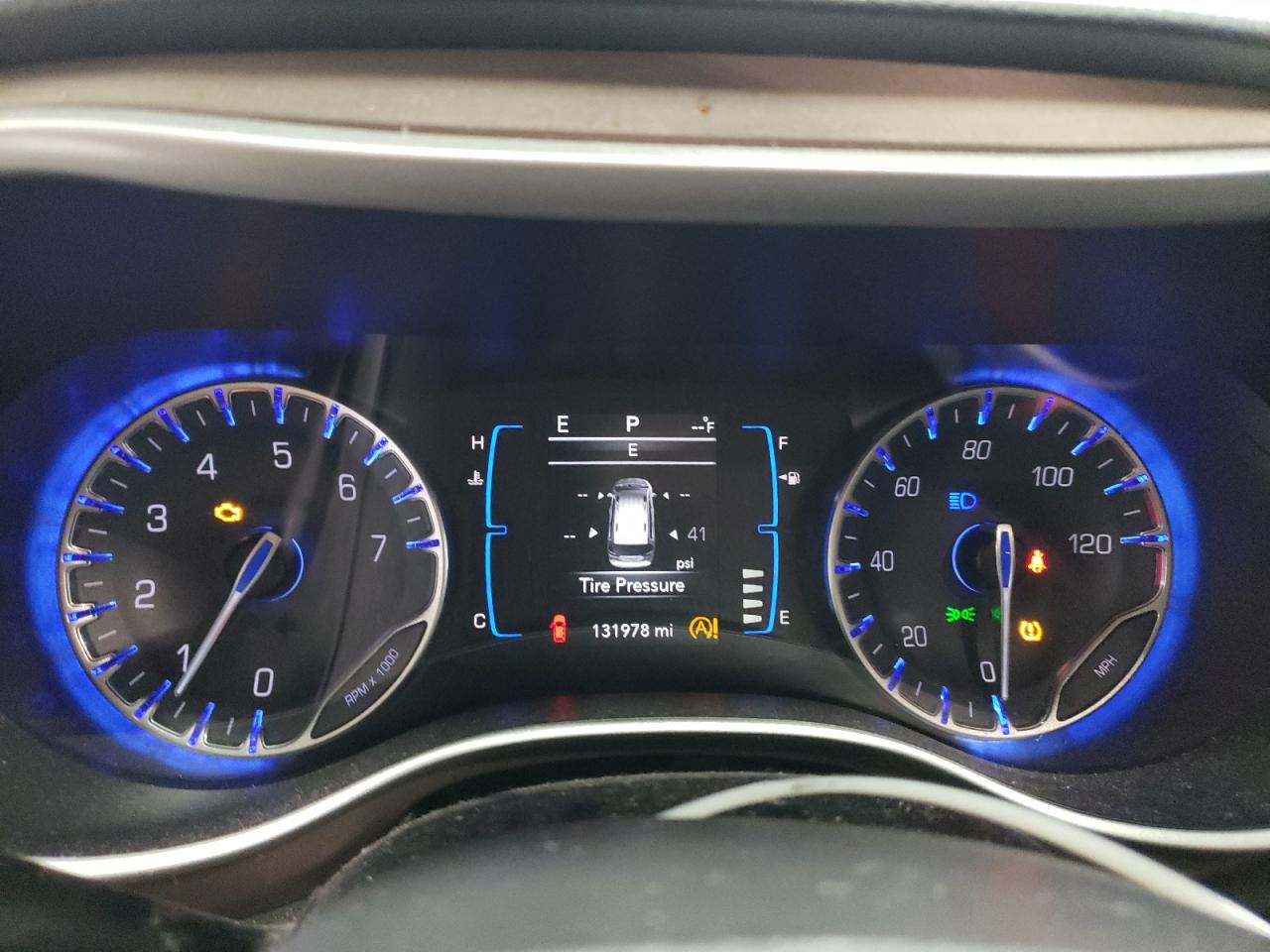 2017 Chrysler Pacifica - Image 9