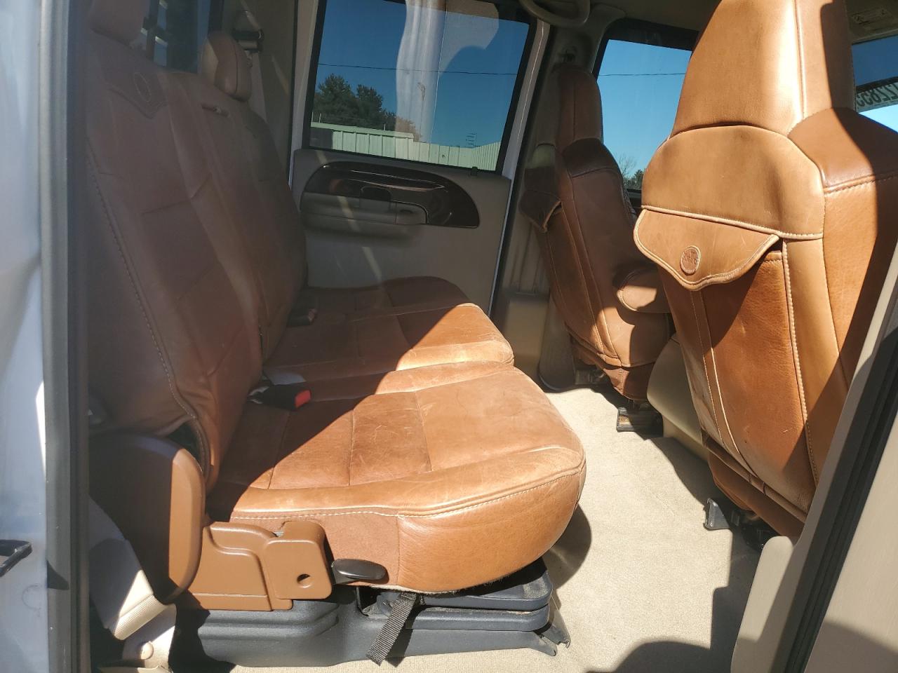 2006 Ford F250 - Image 11