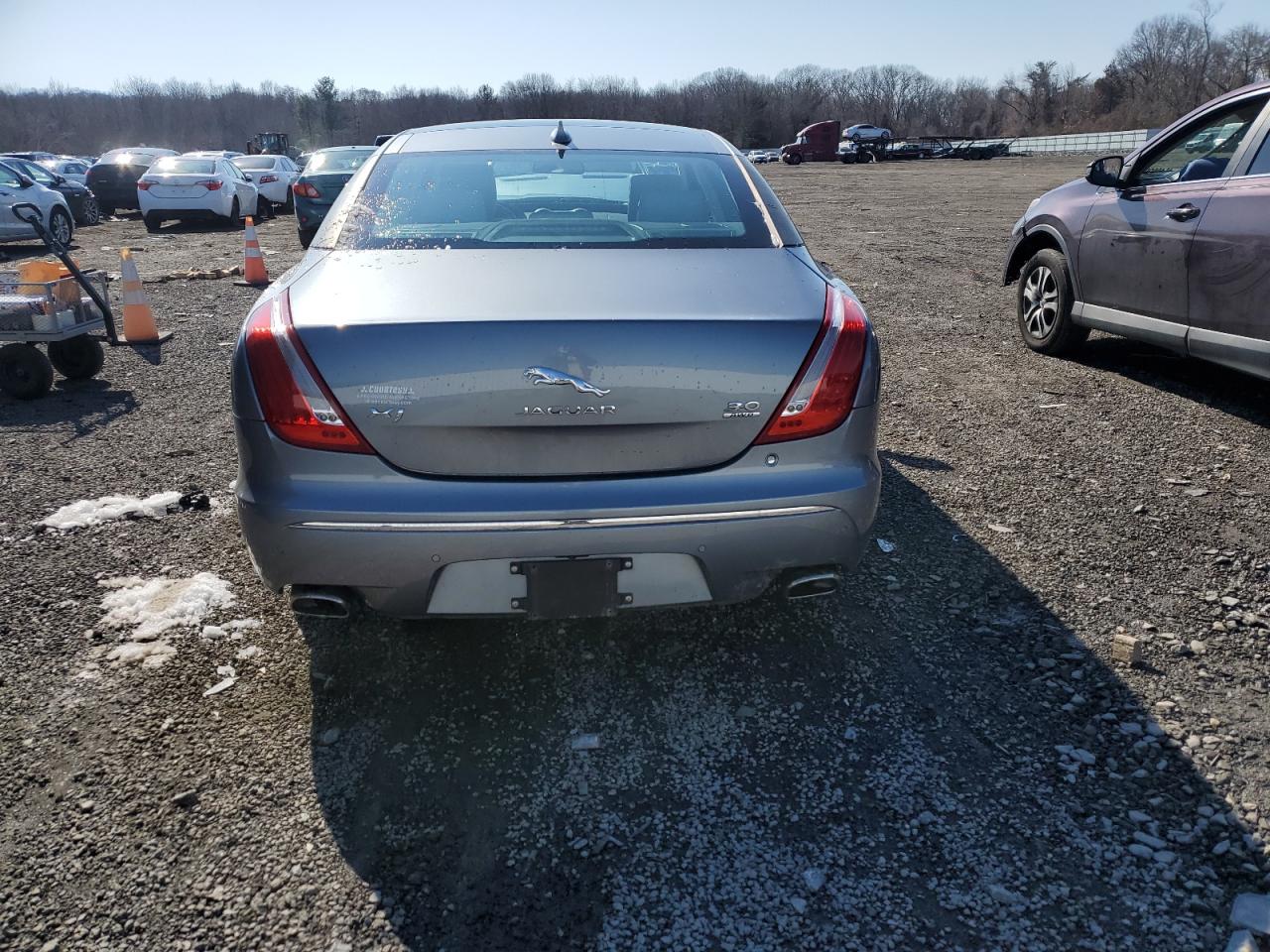 2015 Jaguar XJ - Image 6