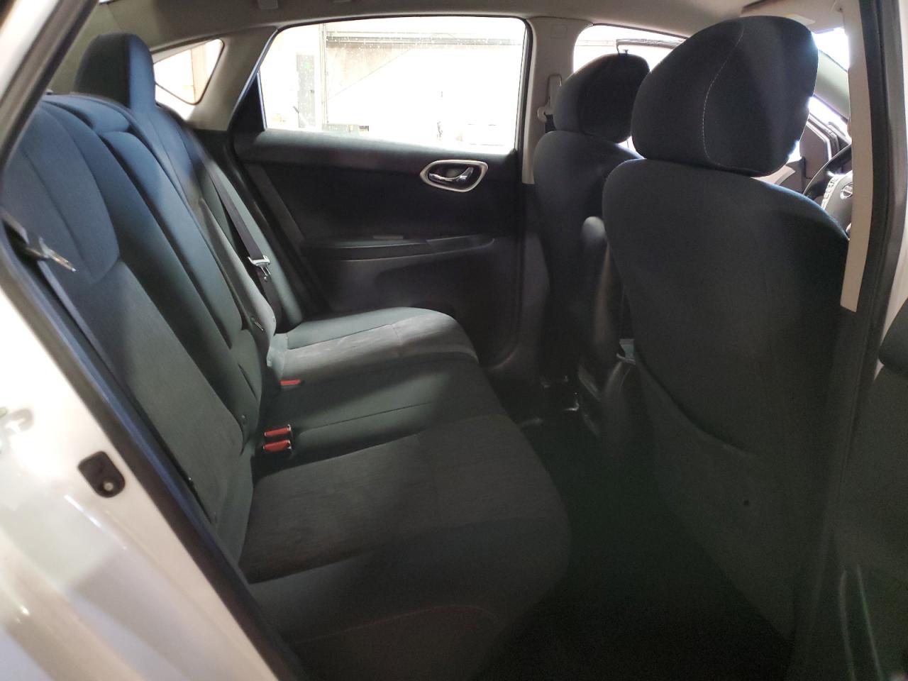 2015 Nissan Sentra - Image 10
