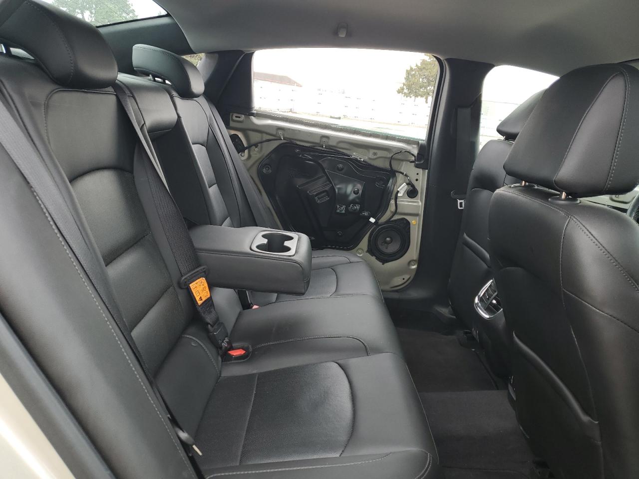 2016 Chevrolet Malibu - Image 10