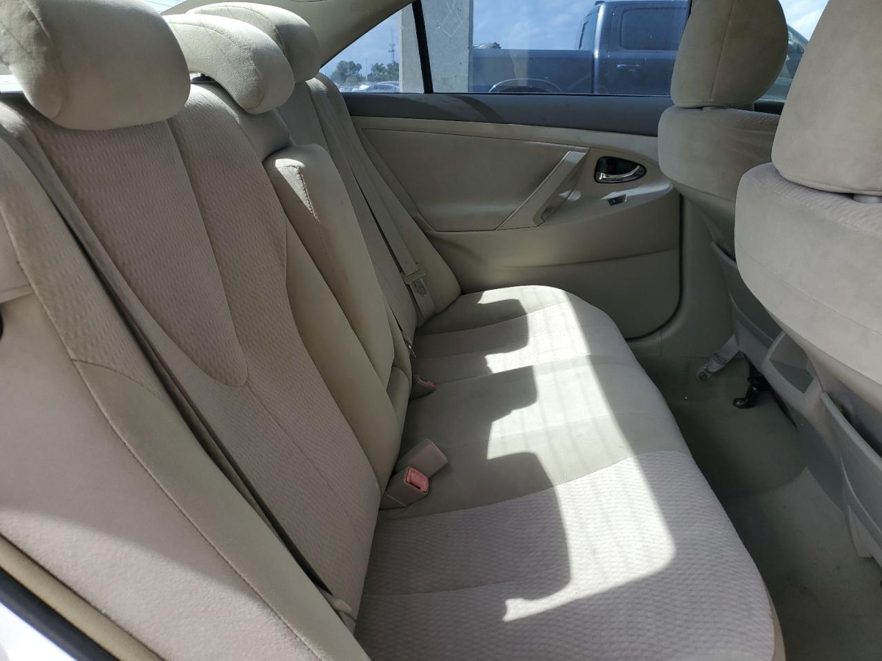 2010 Toyota Camry - Image 10