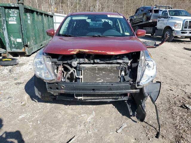  NISSAN VERSA 2017 Czerwony