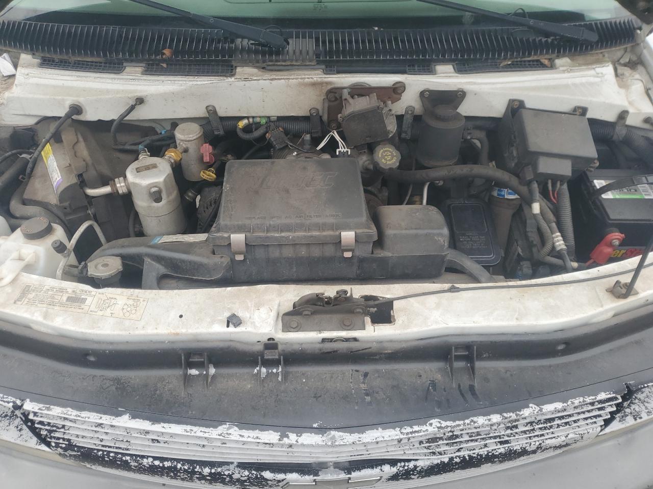 2000 Chevrolet Astro - Image 11