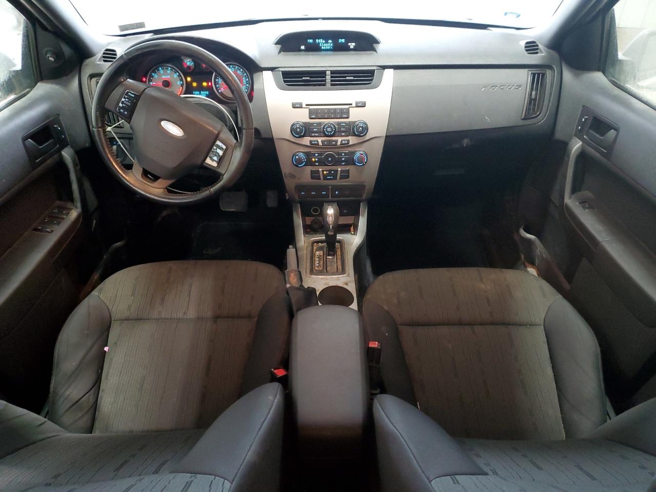 2010 Ford Focus - Image 8