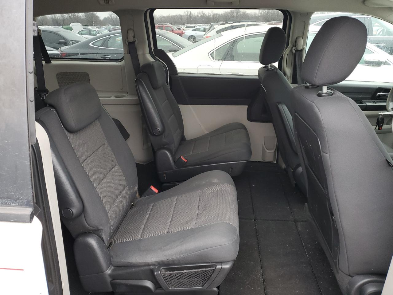 2008 Dodge Caravan - Image 11