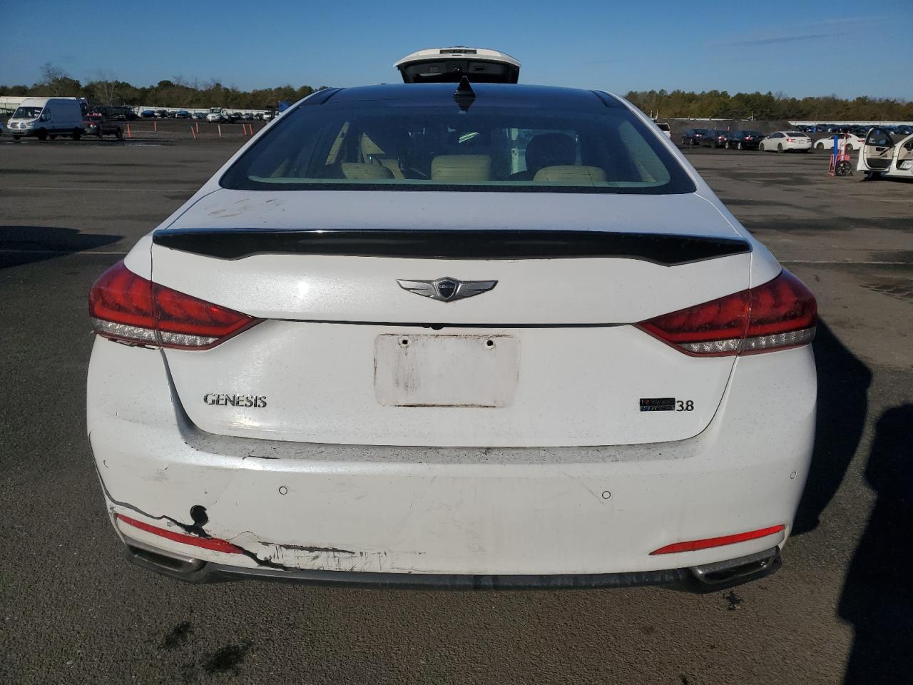 2015 Hyundai Genesis - Image 6