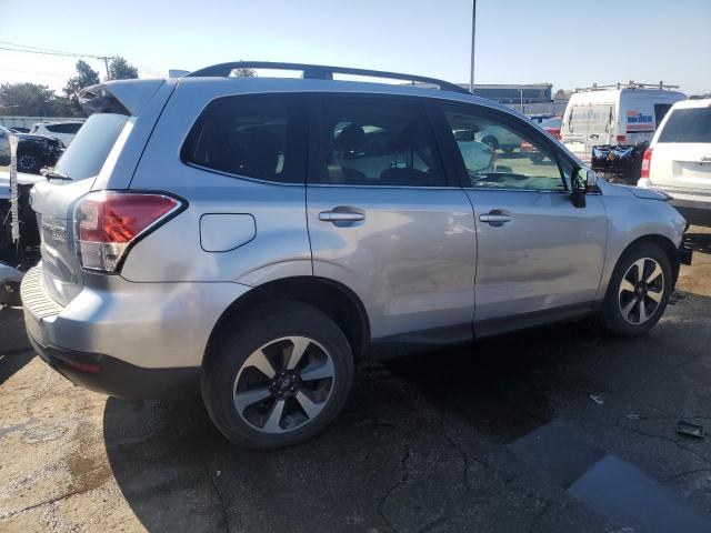 Паркетники SUBARU FORESTER 2017 Серебристый