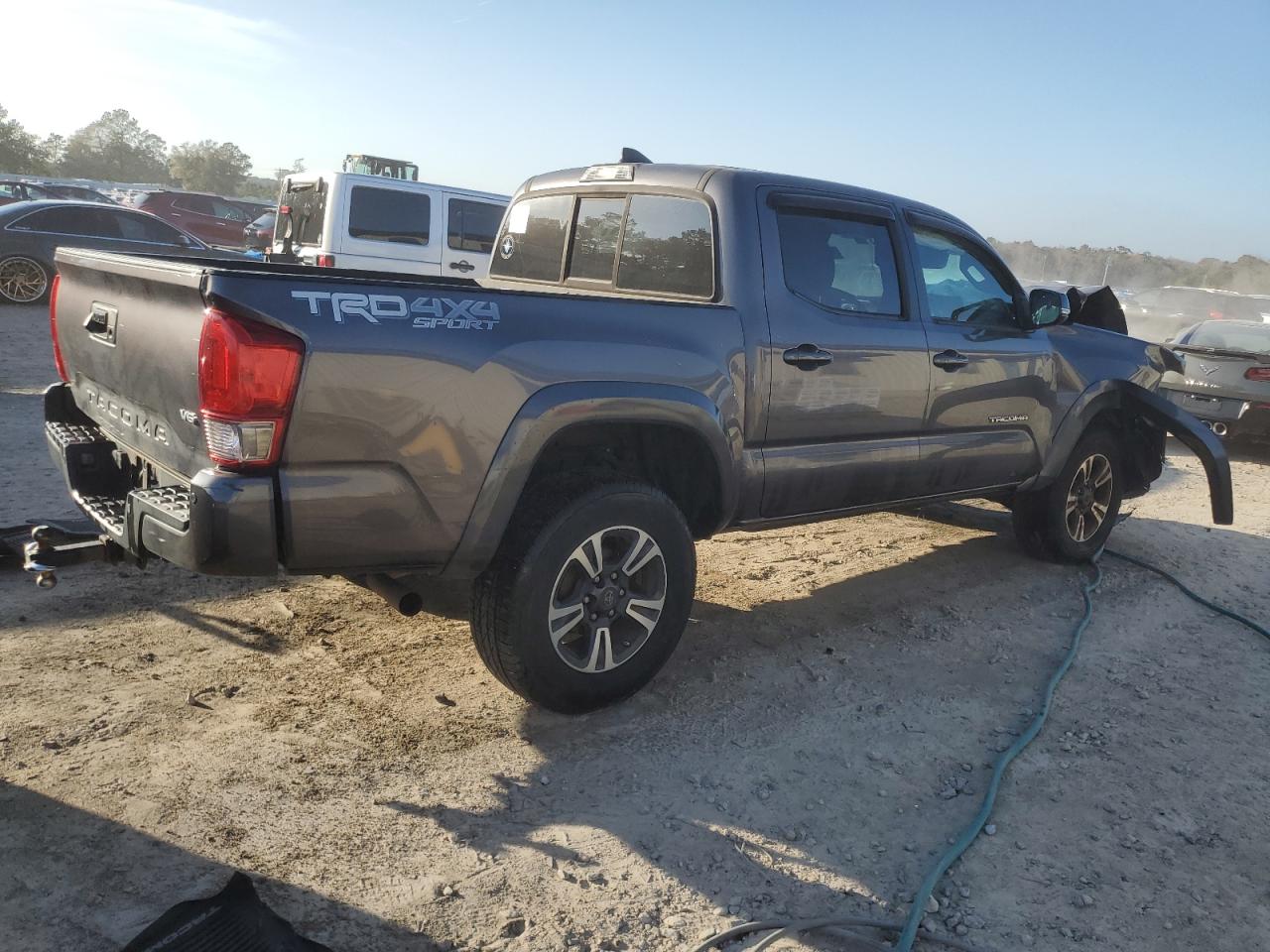 2016 Toyota Tacoma - Image 3