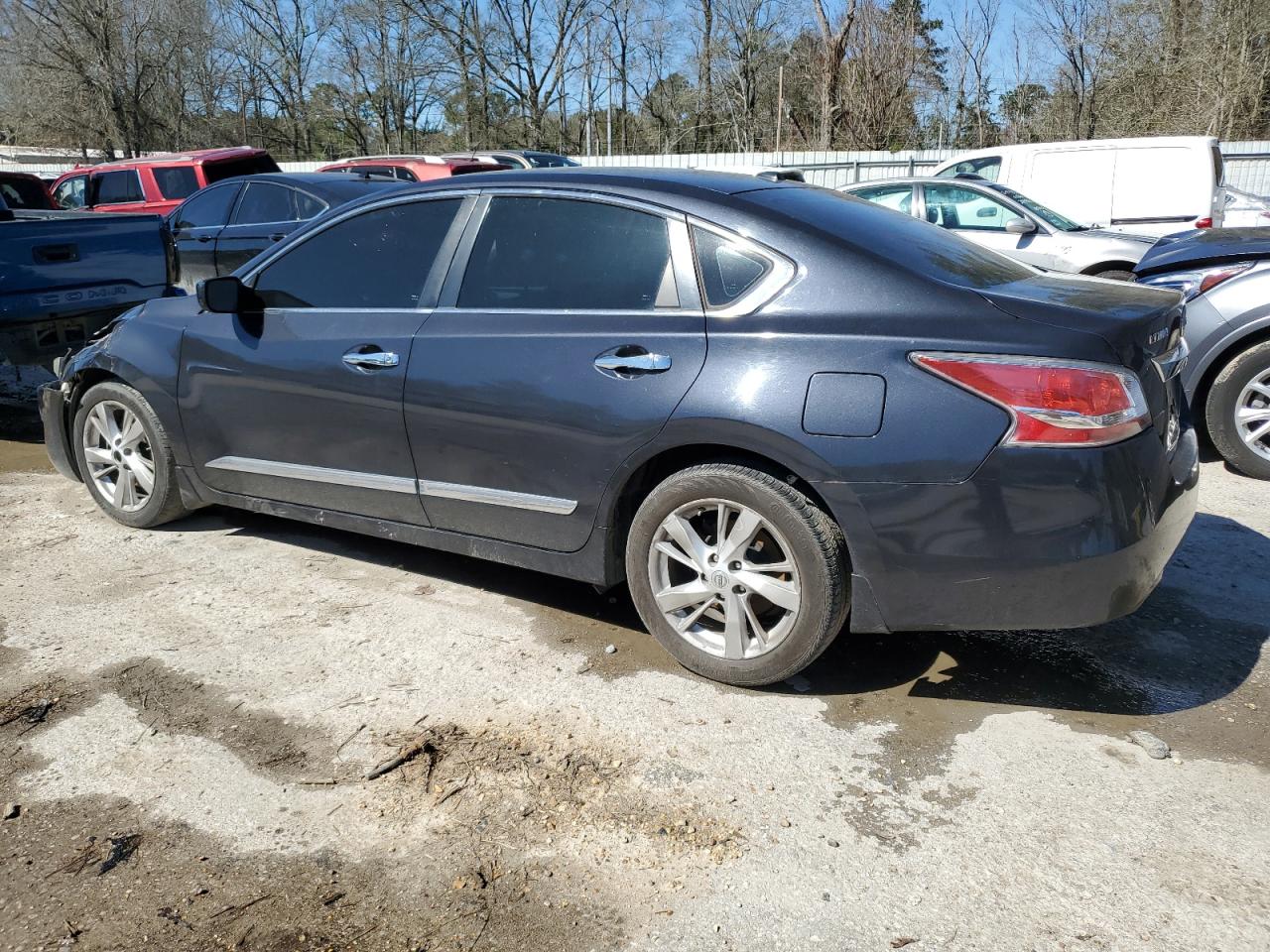 2015 Nissan Altima - Image 2