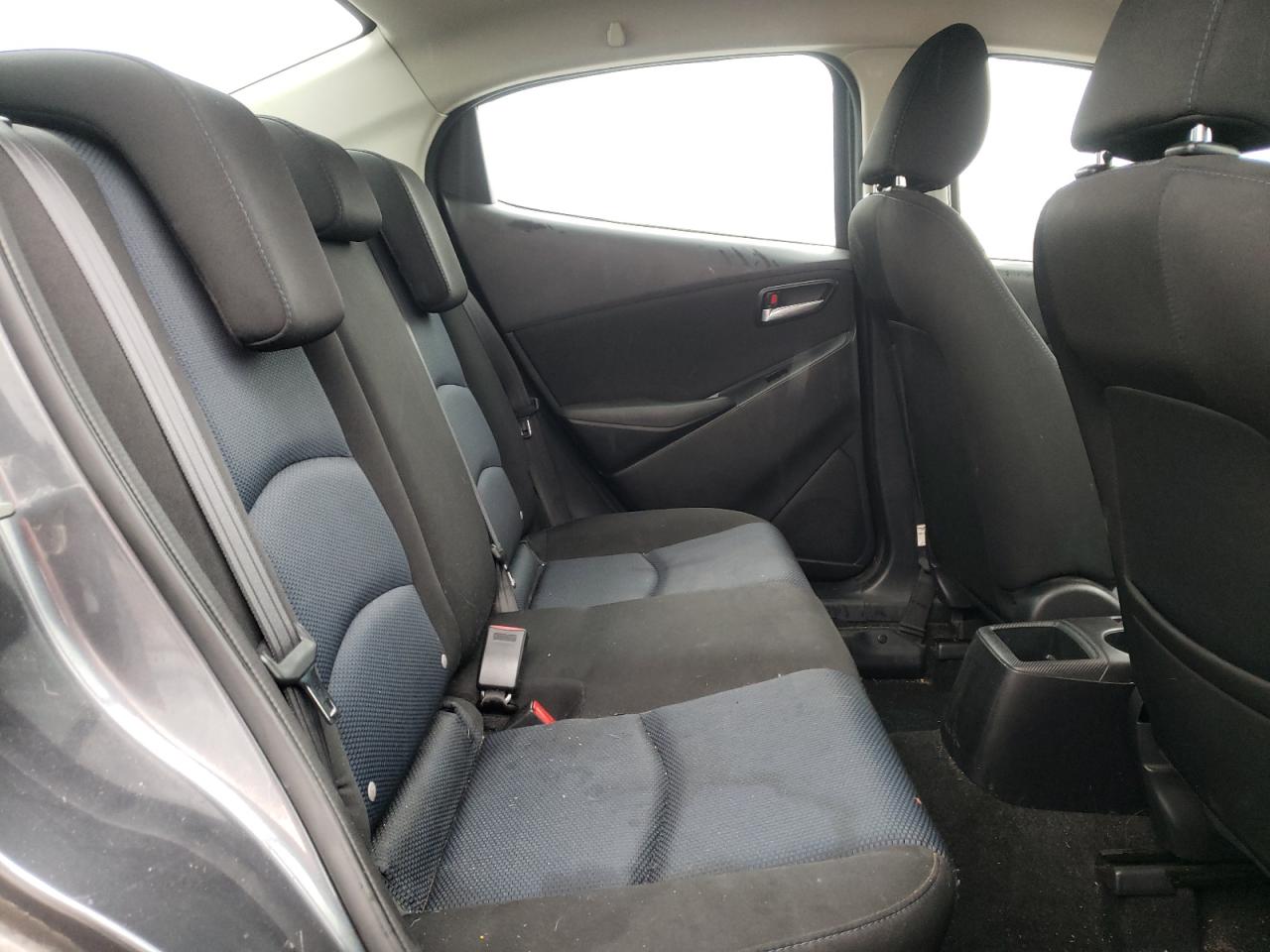 2018 Toyota Yaris - Image 10