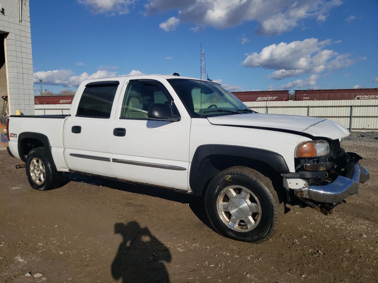 2005 GMC Sierra - Image 4