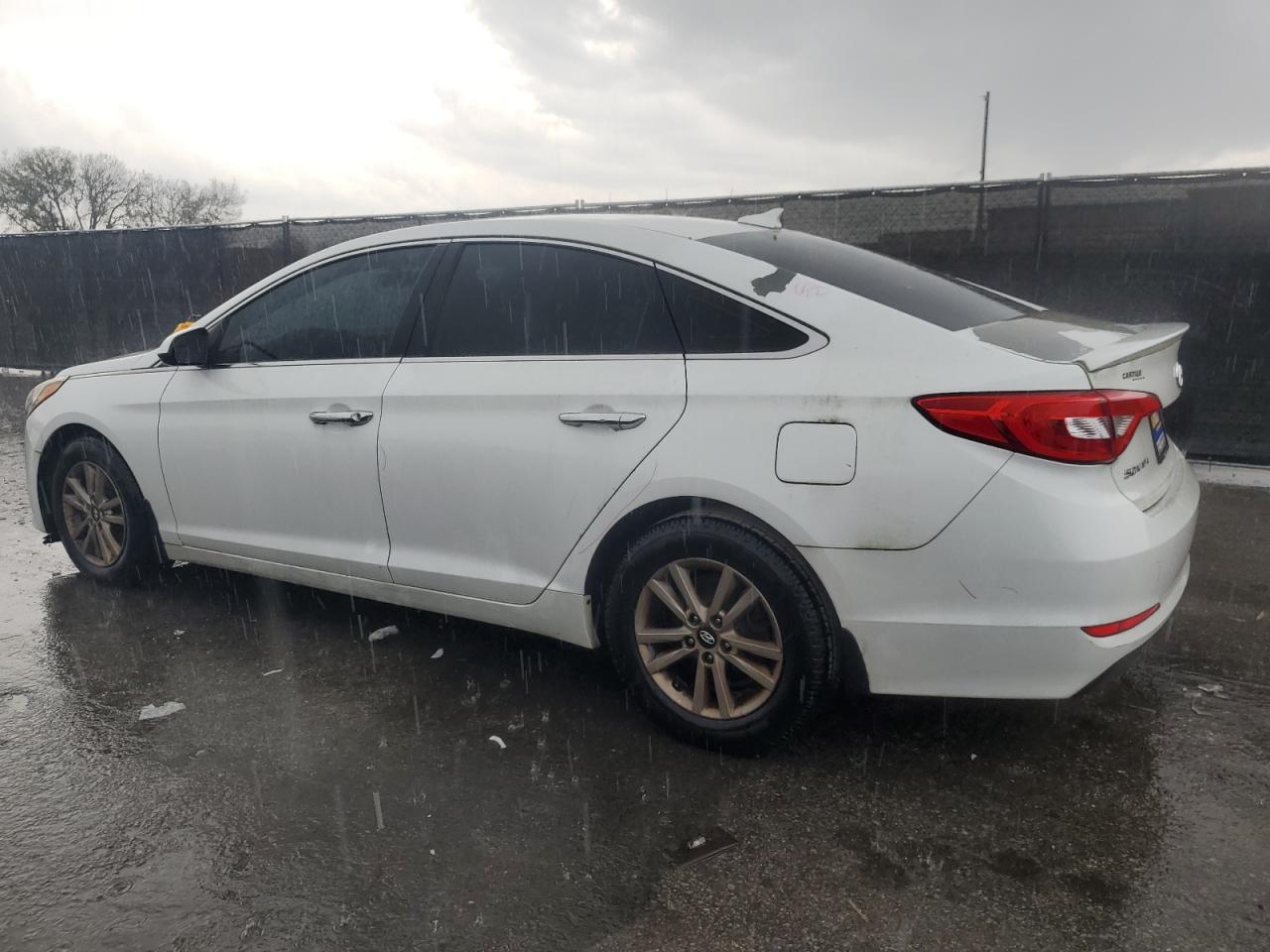 2015 Hyundai Sonata - Image 2