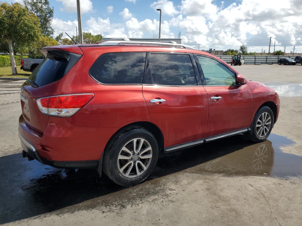 2015 Nissan Pathfinder - Image 3