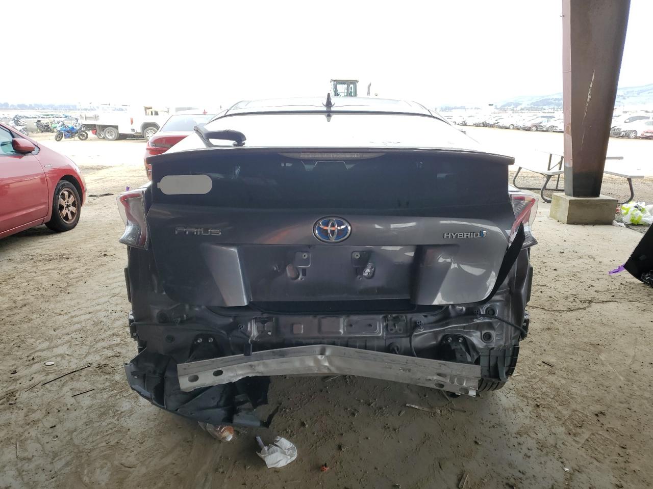 2017 Toyota Prius - Image 6