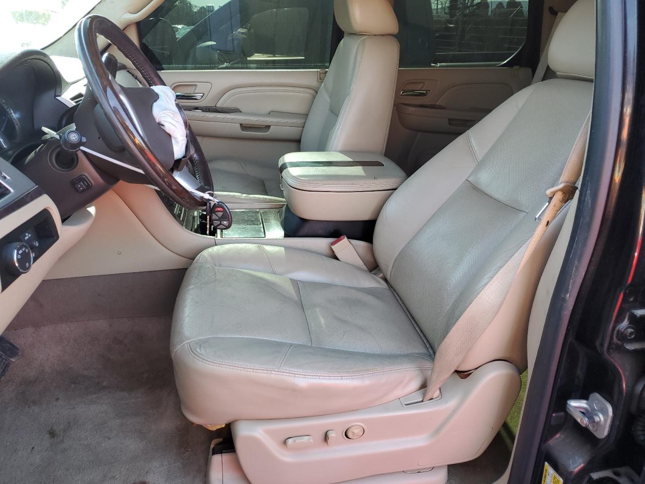 2009 Cadillac Escalade - Image 7