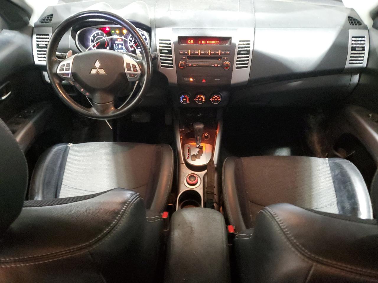 2011 Mitsubishi Outlander - Image 8