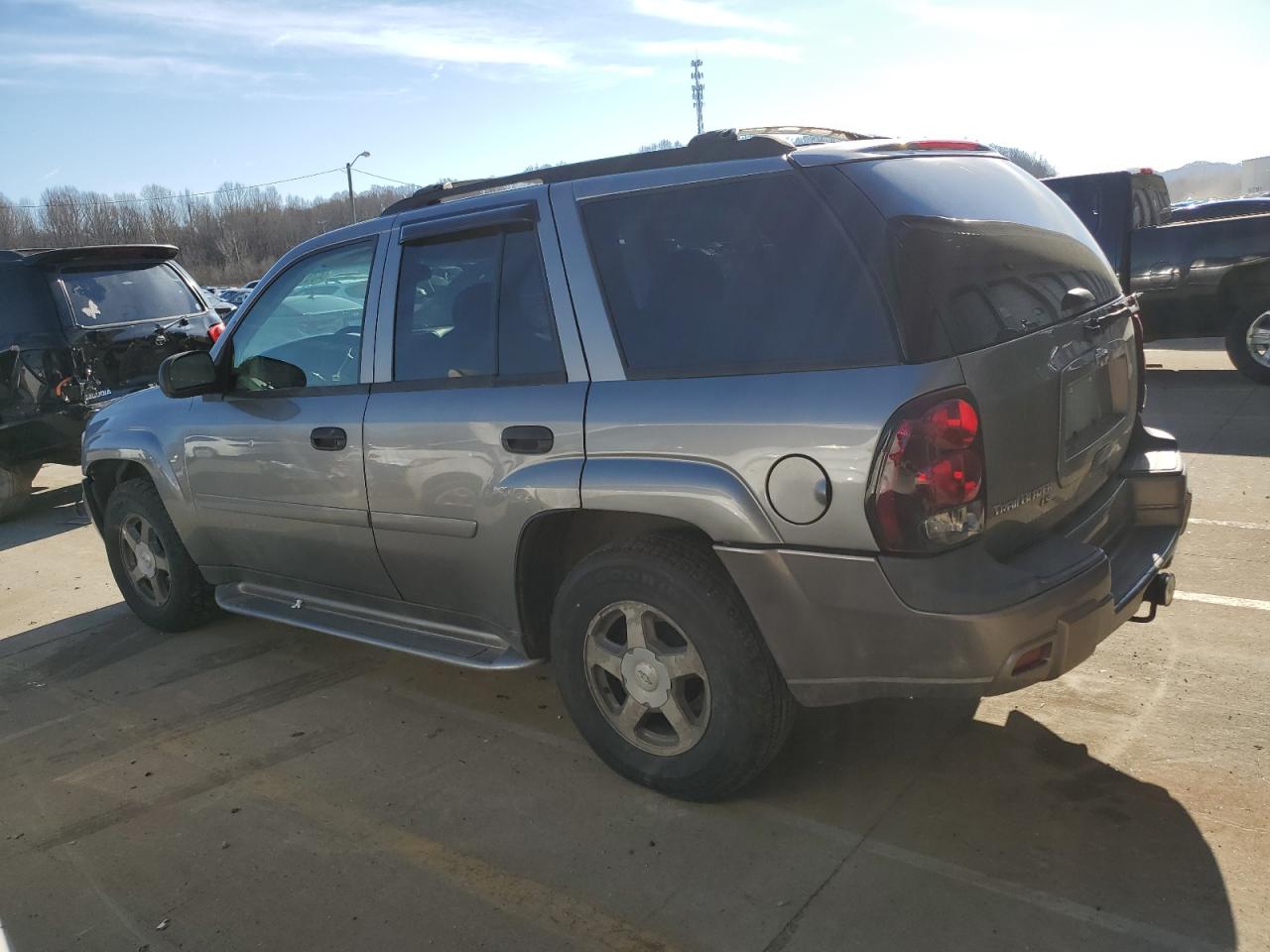 2006 Chevrolet TrailBlazer - Image 2