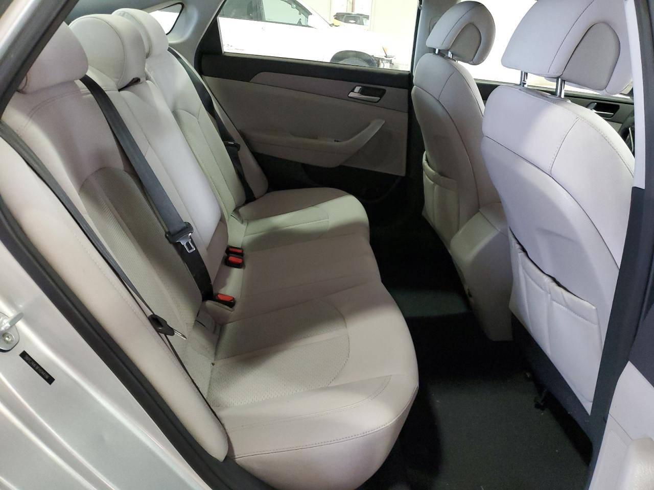 2015 Hyundai Sonata - Image 10
