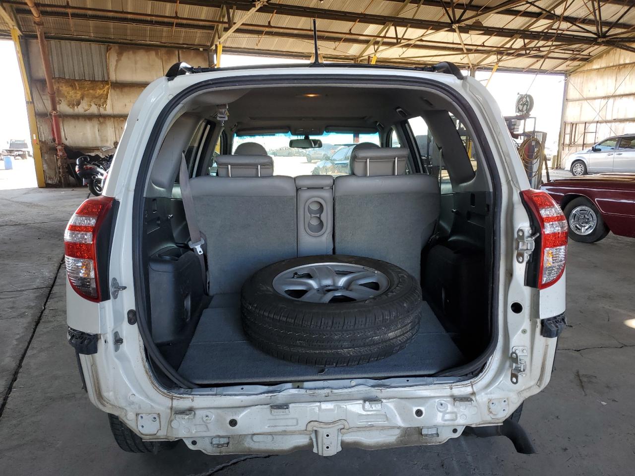2010 Toyota RAV 4 - Image 6