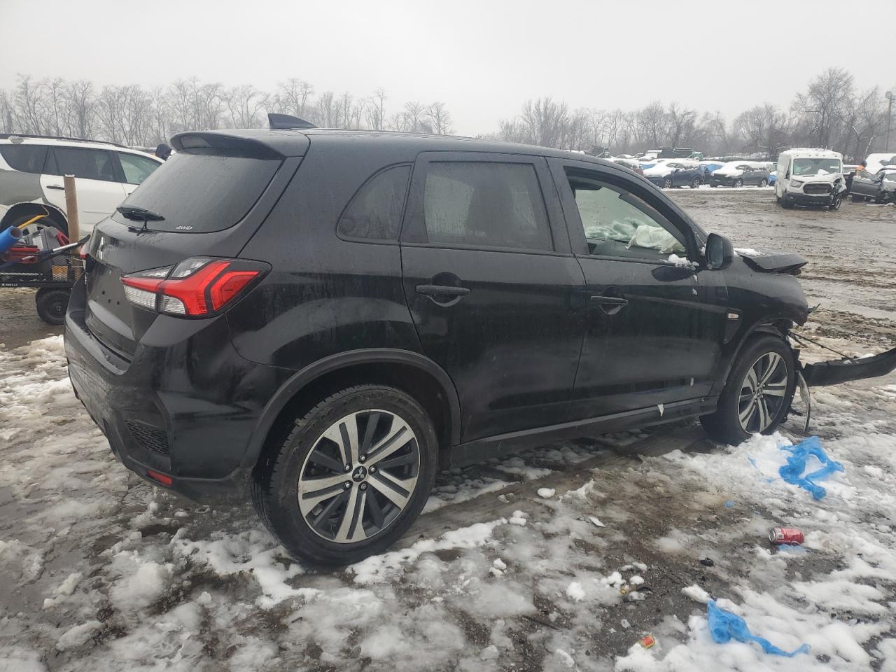 2021 Mitsubishi Outlander - Image 3