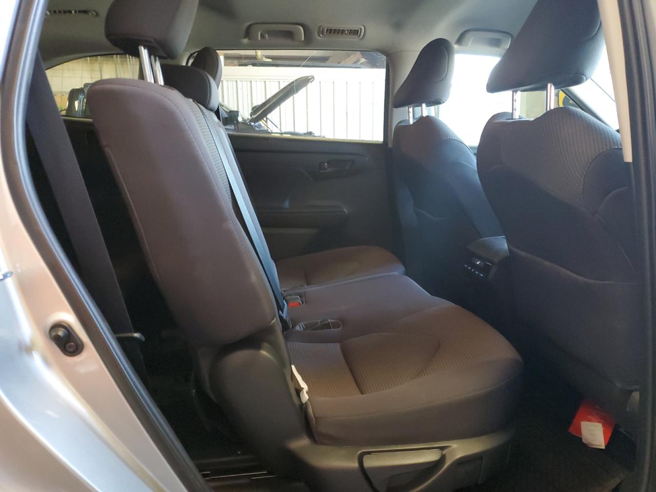 2022 Toyota Highlander - Image 11