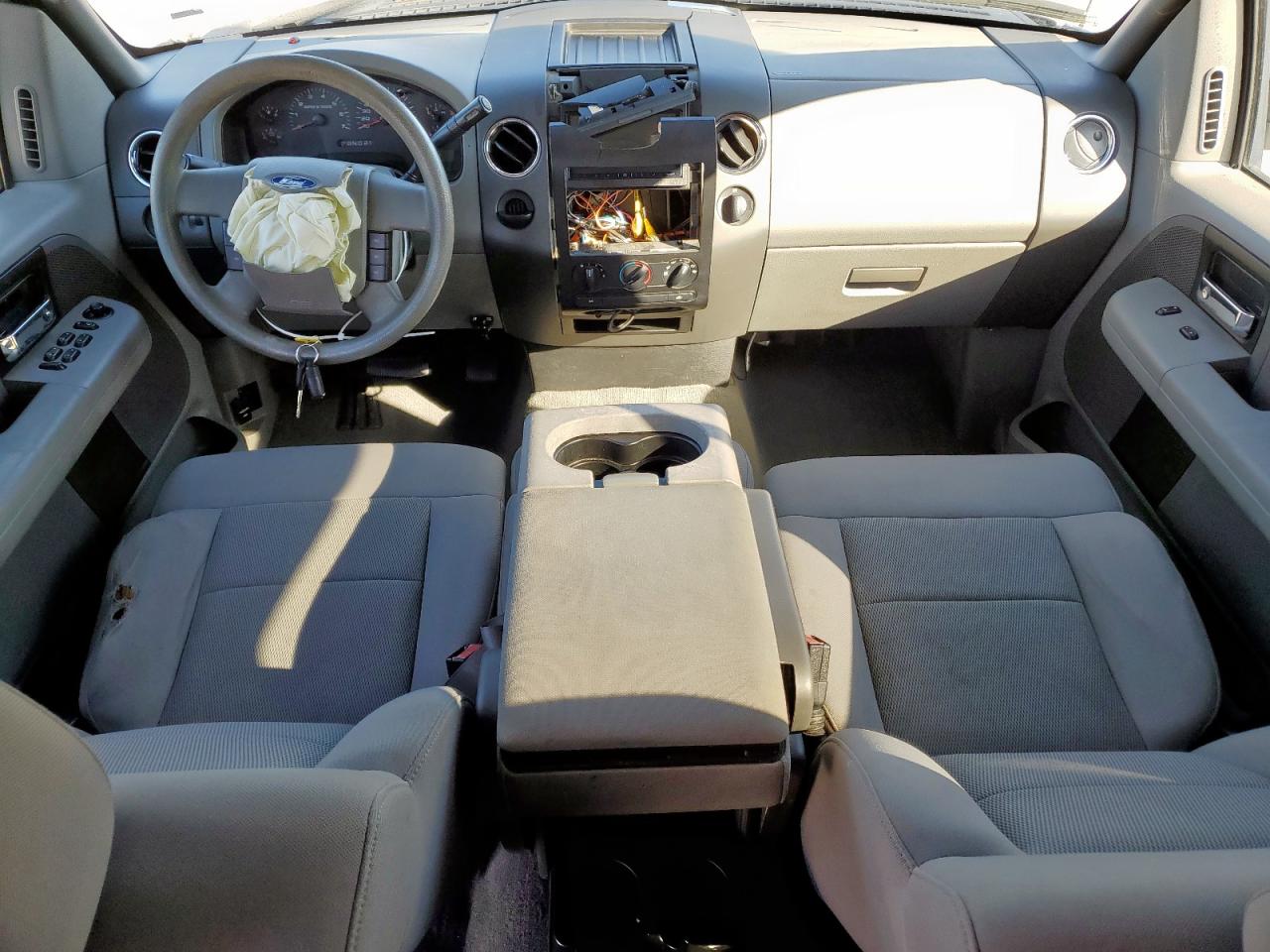 2005 Ford F-150 - Image 8