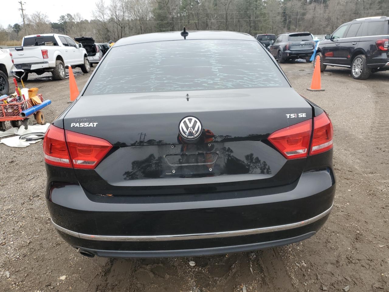 2015 Volkswagen Passat - Image 6